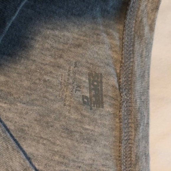 Carolina Tarheels Juniors football tee - Picture 2 of 2